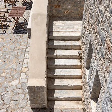 Πανσιόν πετρίτης 2*