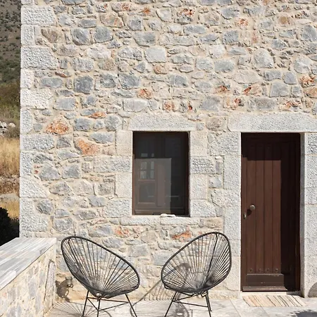 Petritis 4*