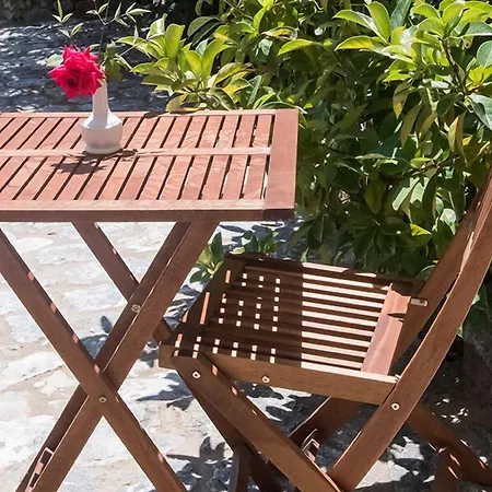 Konukevi Petritis Oítilon