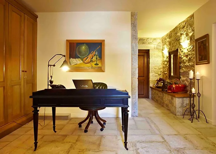 Πανσιόν πετρίτης 4*